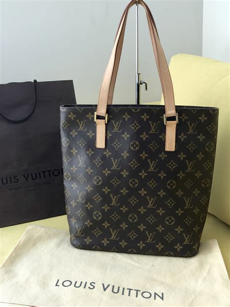 louis vuitton oversized bag.